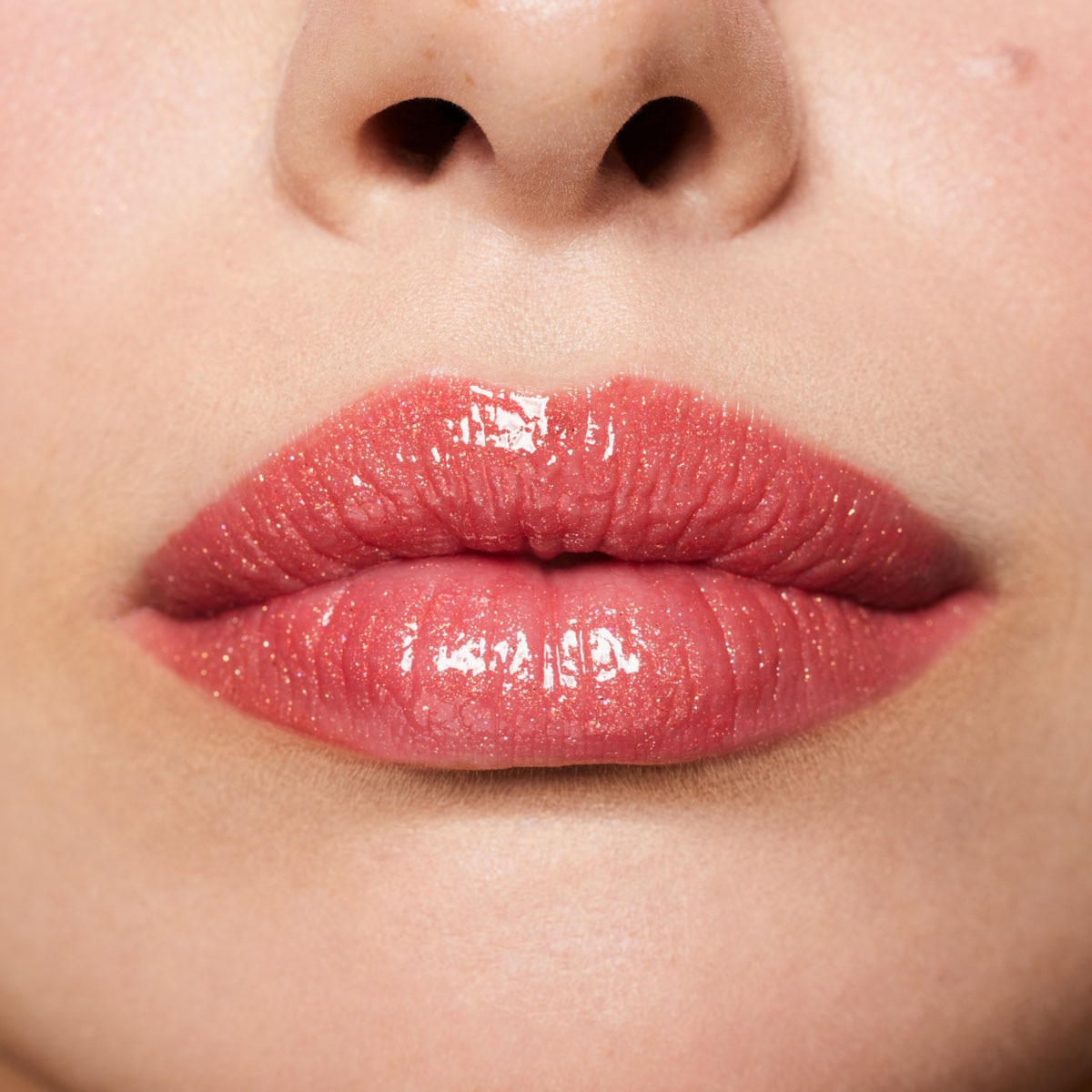 GLOSS BOMB STIX SHIMMER (LABIAL CON ACABADO BRILLOSO)